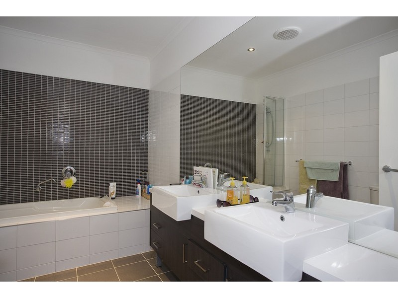 2/45 Boston Road, Torquay VIC 3228