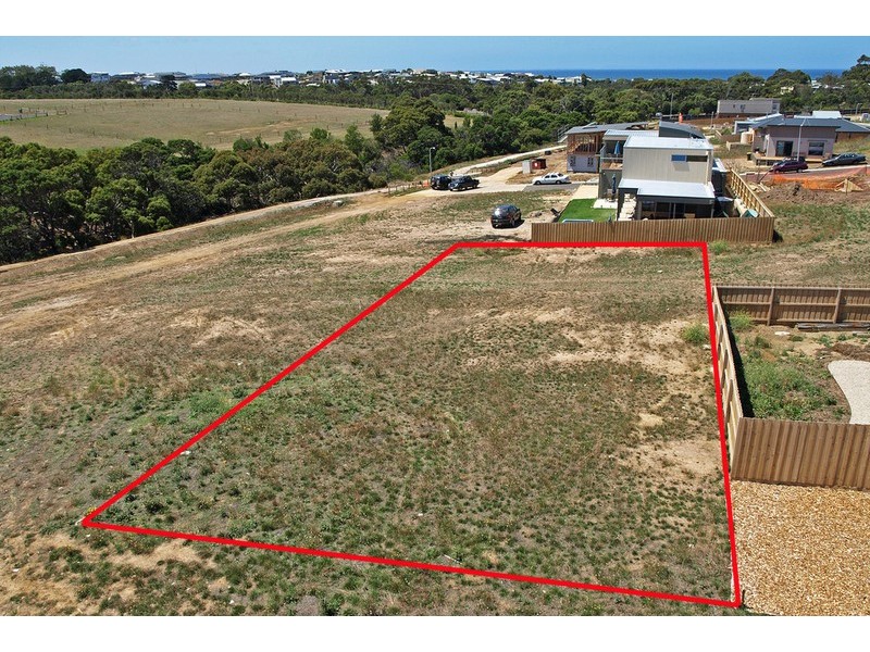 8 Tea Tree Rise, Torquay VIC 3228