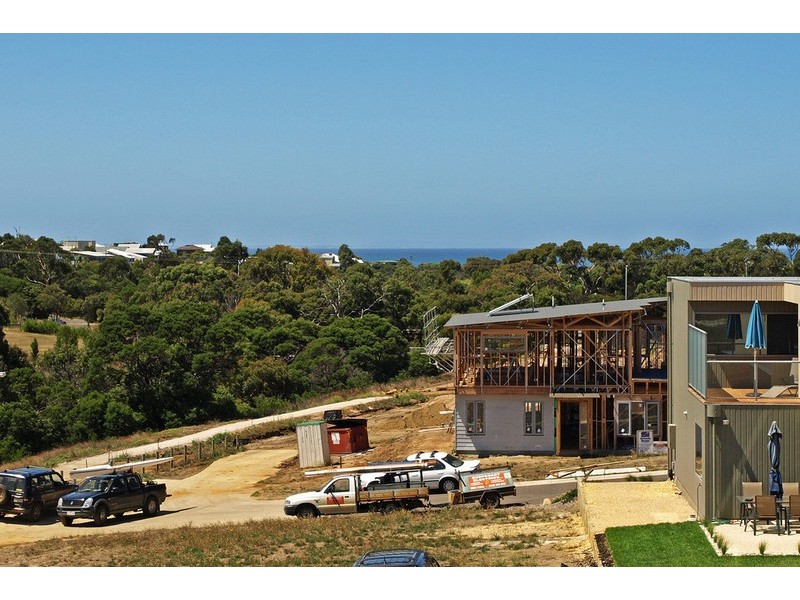 8 Tea Tree Rise, Torquay VIC 3228