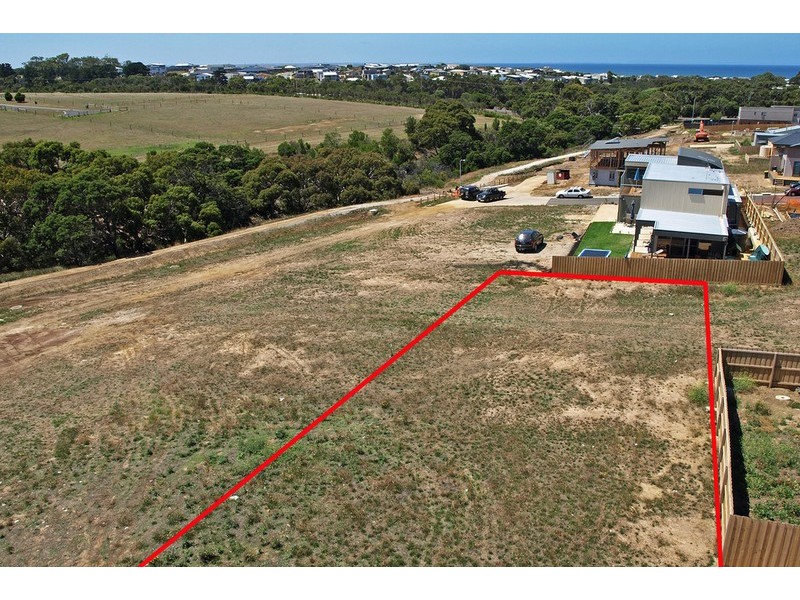 8 Tea Tree Rise, Torquay VIC 3228