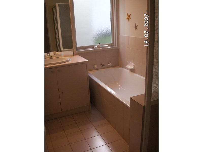 1/30 Prestwick  Avenue, Jan Juc VIC 3228