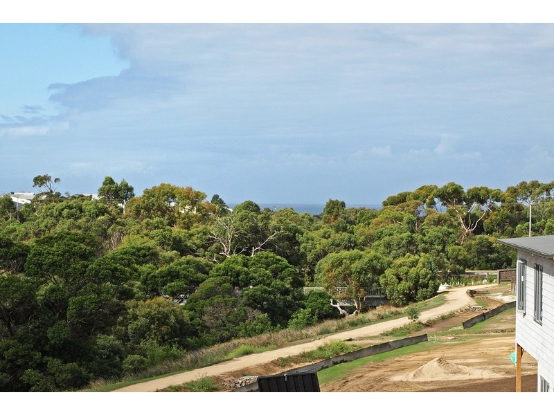 3 Moonah  Place, Torquay VIC 3228