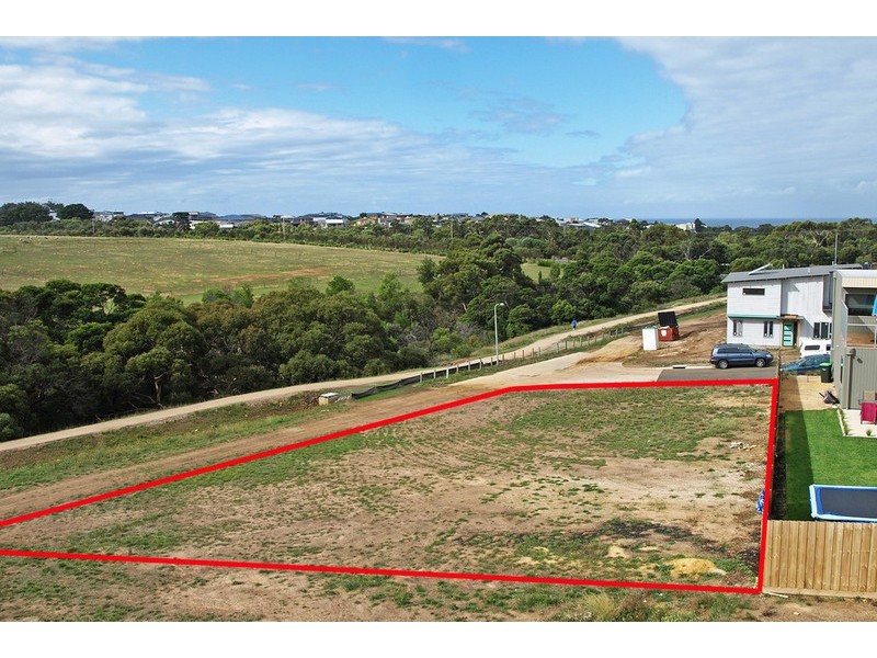 3 Moonah  Place, Torquay VIC 3228