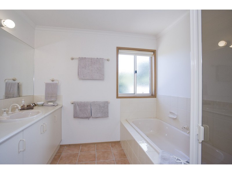 25 The Esplanade, Torquay VIC 3228