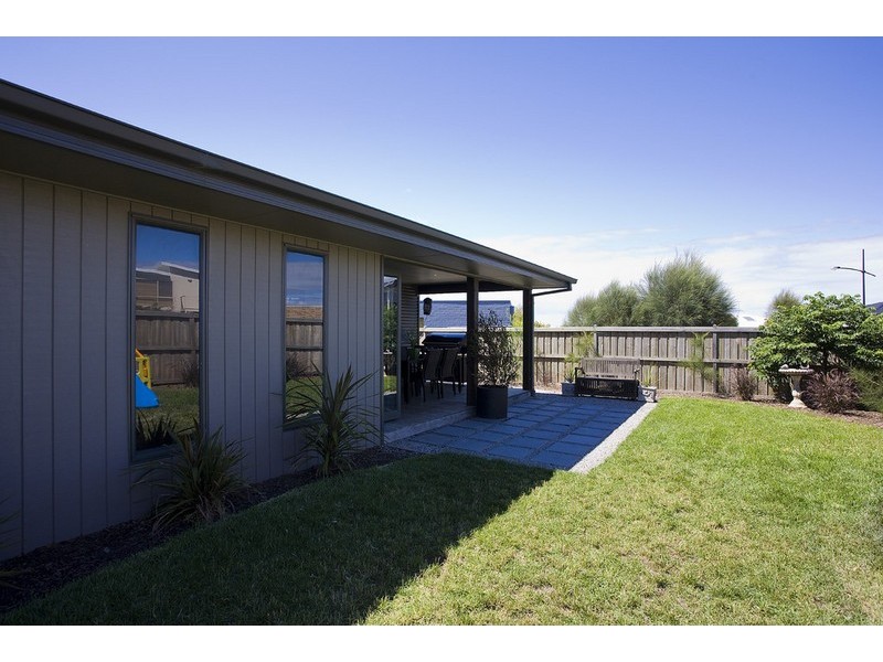 1 Longshore Street, Torquay VIC 3228