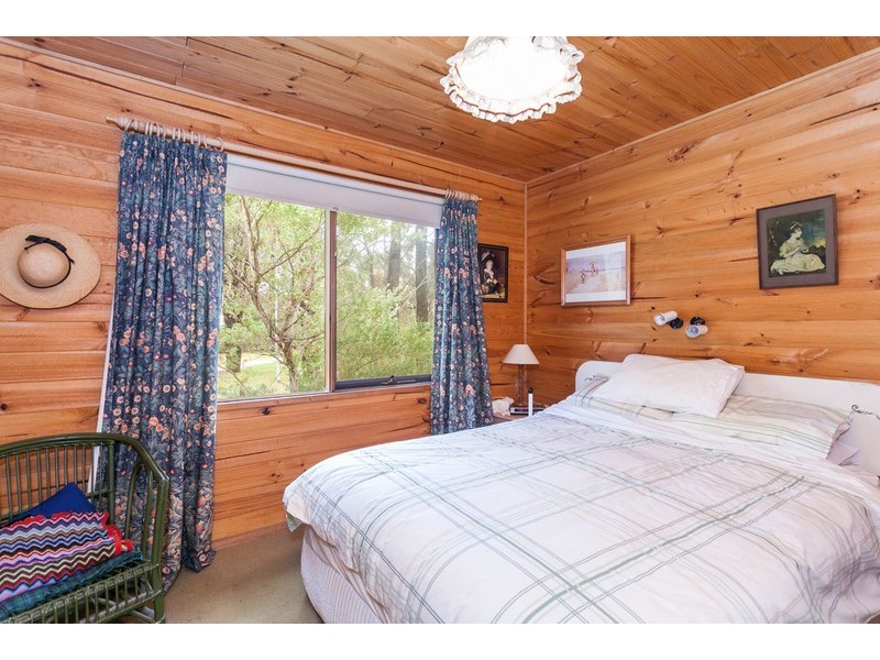 4 Taroona Road, Aireys Inlet VIC 3231