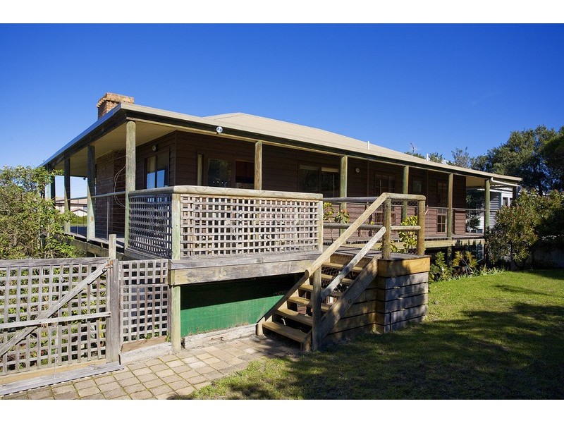 9 Robyn Road, Moggs Creek VIC 3231