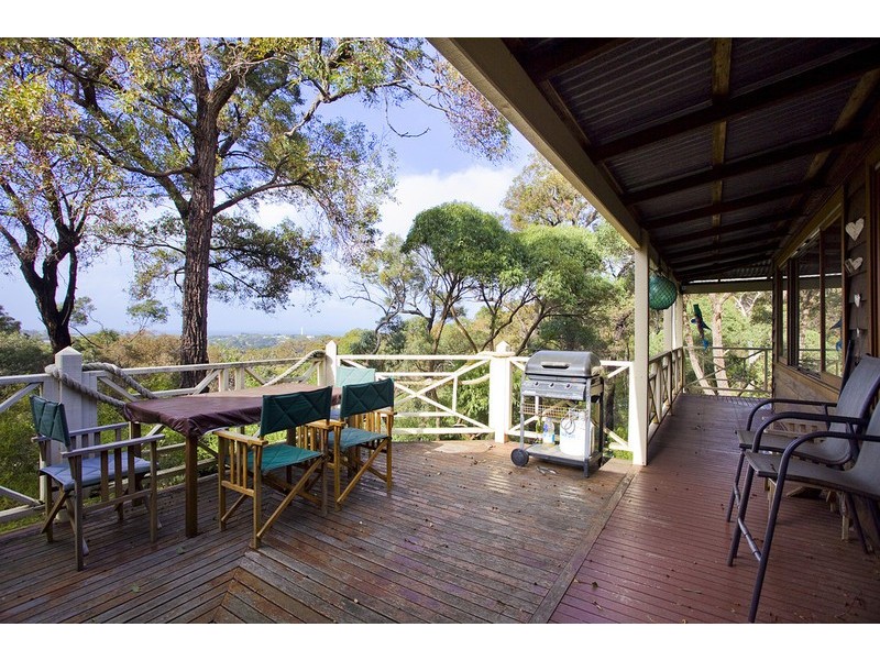 90 Bimbadeen Drive, Fairhaven VIC 3231