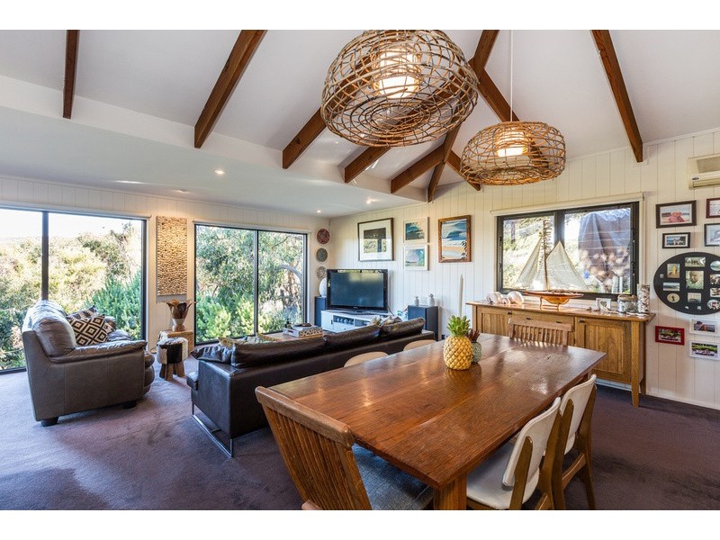 4 Boolooral Court, Moggs Creek VIC 3231