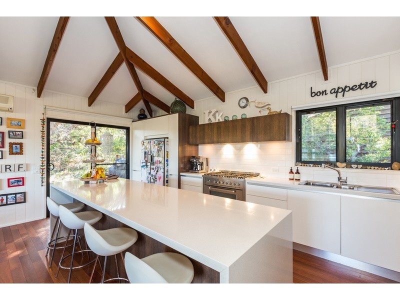 4 Boolooral Court, Moggs Creek VIC 3231
