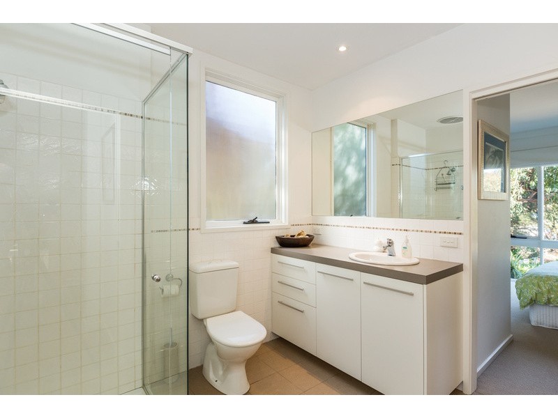 4 Boolooral Court, Moggs Creek VIC 3231