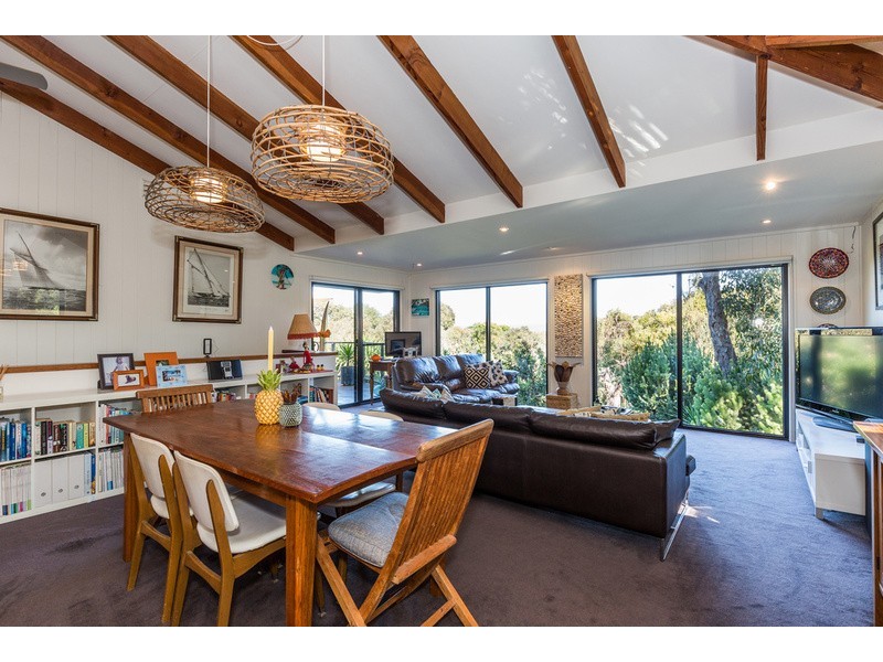 4 Boolooral Court, Moggs Creek VIC 3231