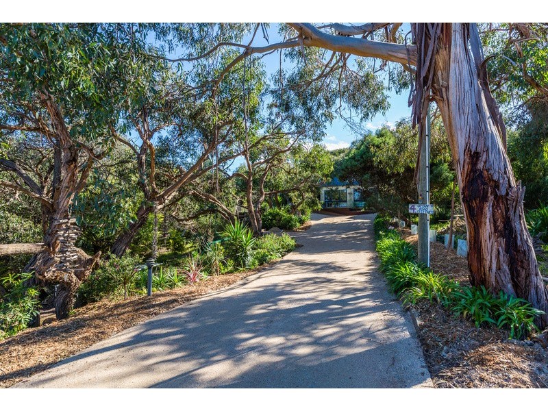 4 Boolooral Court, Moggs Creek VIC 3231