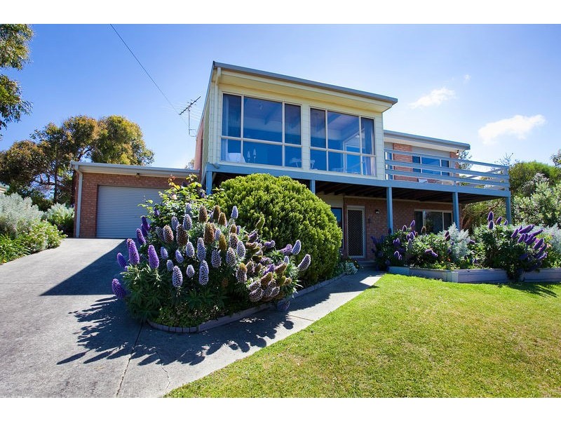 15 Lialeeta Road, Fairhaven VIC 3231