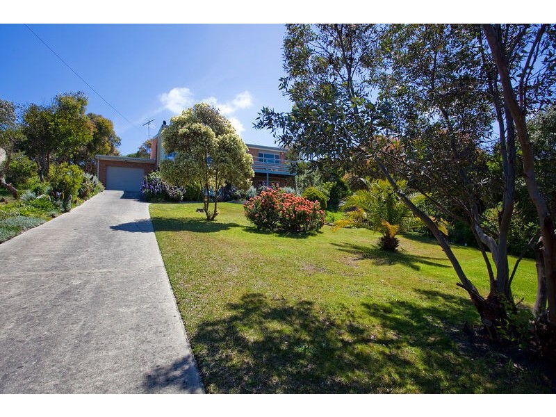15 Lialeeta Road, Fairhaven VIC 3231