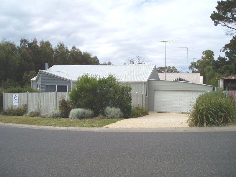 1/1 Inverlochy Street, Anglesea VIC 3230