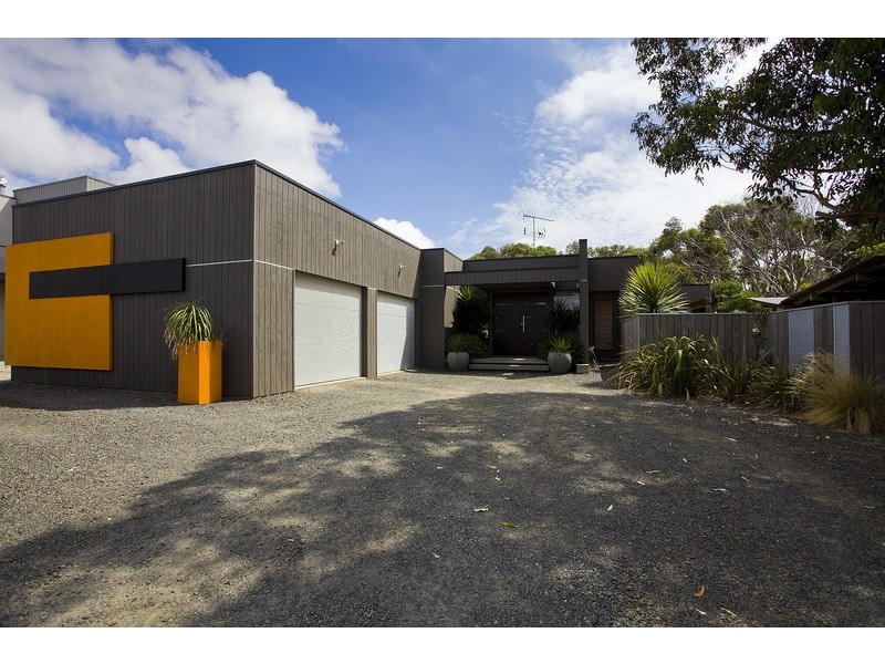 9  Ninth Avenue, Anglesea VIC 3230
