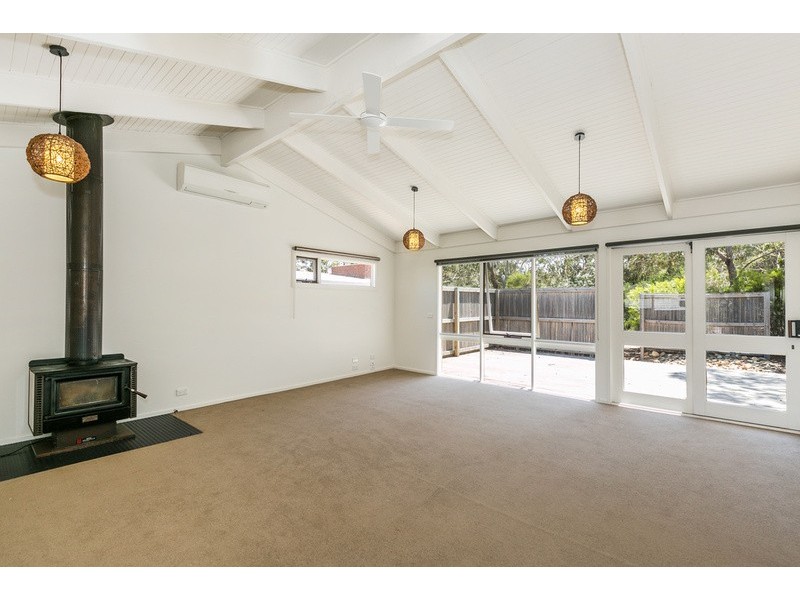 9 Kurrajong Avenue, Aireys Inlet VIC 3231