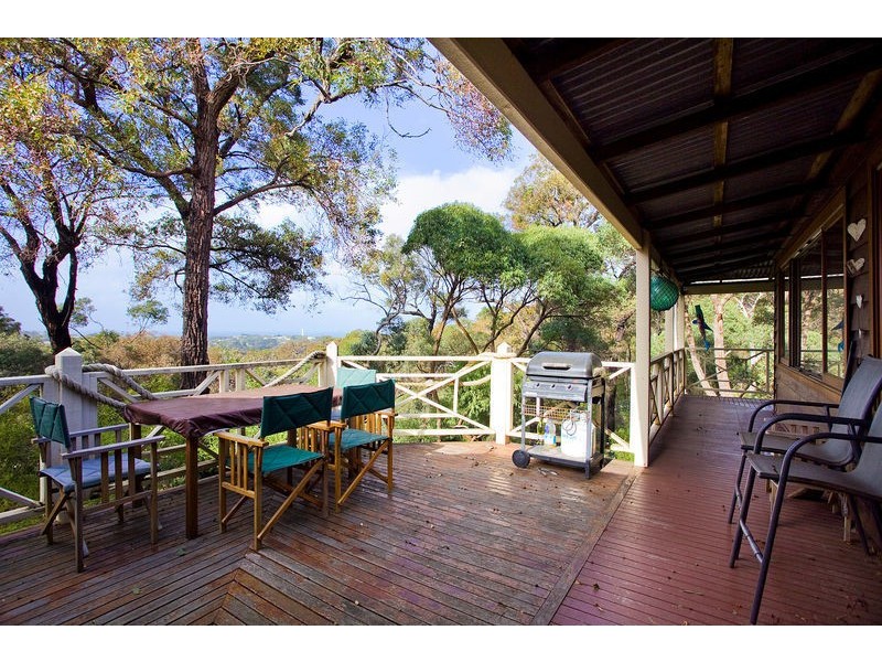 90 Bimbadeen Drive, Fairhaven VIC 3231