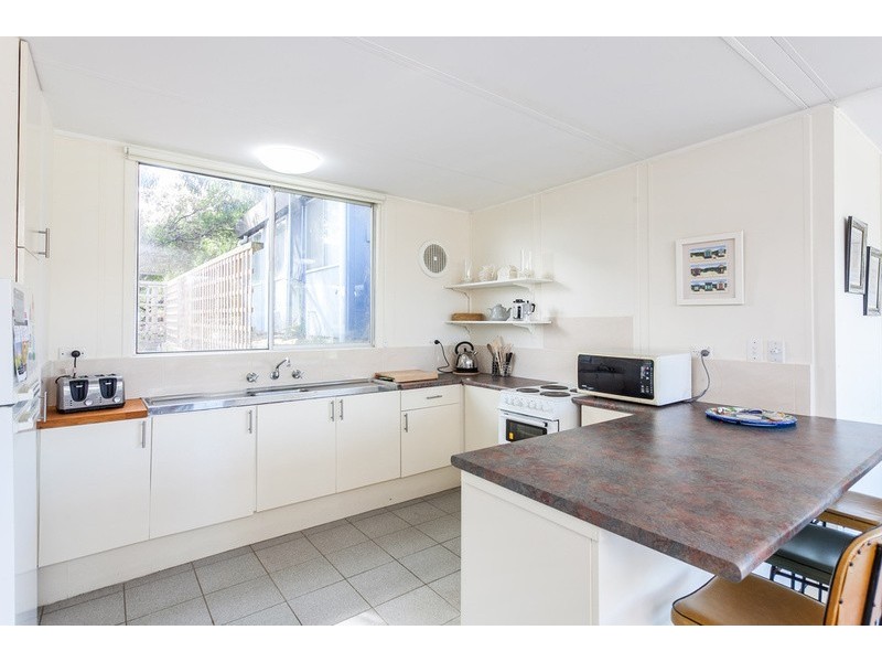 2/18 Beach Road, Aireys Inlet VIC 3231