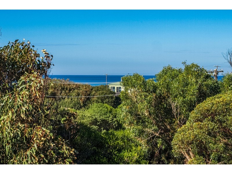 17 Robyn Road, Moggs Creek VIC 3231