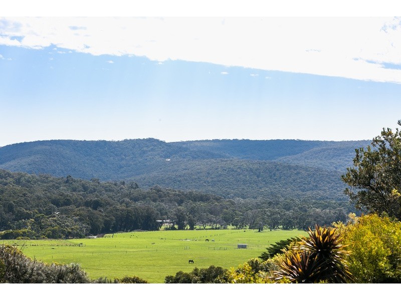 32 Bambra Road, Aireys Inlet VIC 3231