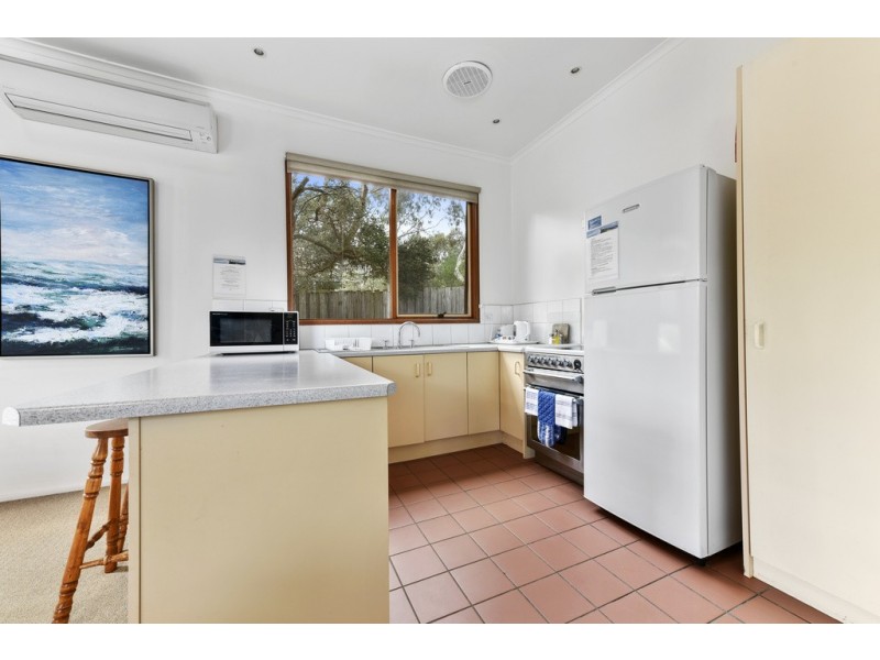 1/2-4  Barton Court, Aireys Inlet VIC 3231