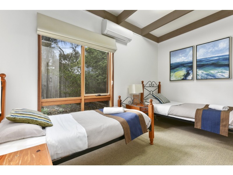 1/2-4  Barton Court, Aireys Inlet VIC 3231