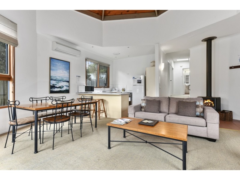 1/2-4  Barton Court, Aireys Inlet VIC 3231