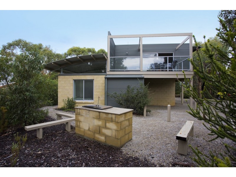 2/19  Aireys Street, Aireys Inlet VIC 3231