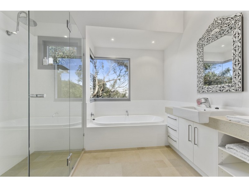 4 Boyd Avenue, Moggs Creek VIC 3231