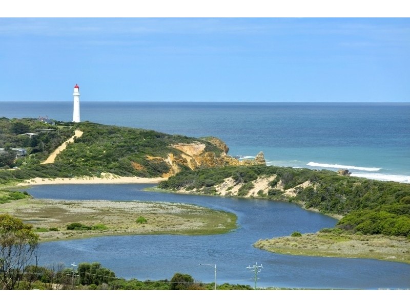 18 Ridge Road, Fairhaven VIC 3231