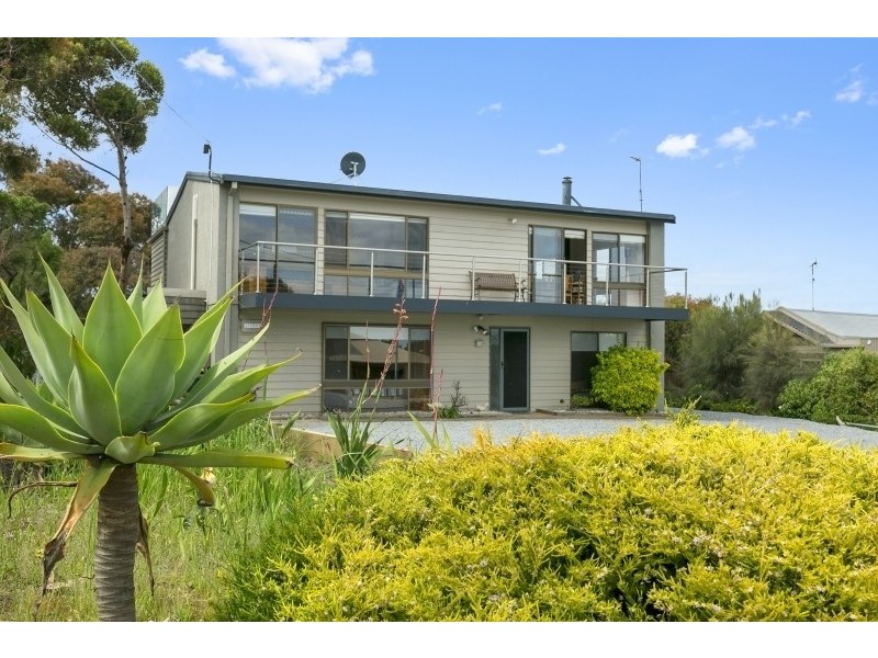 18 Ridge Road, Fairhaven VIC 3231