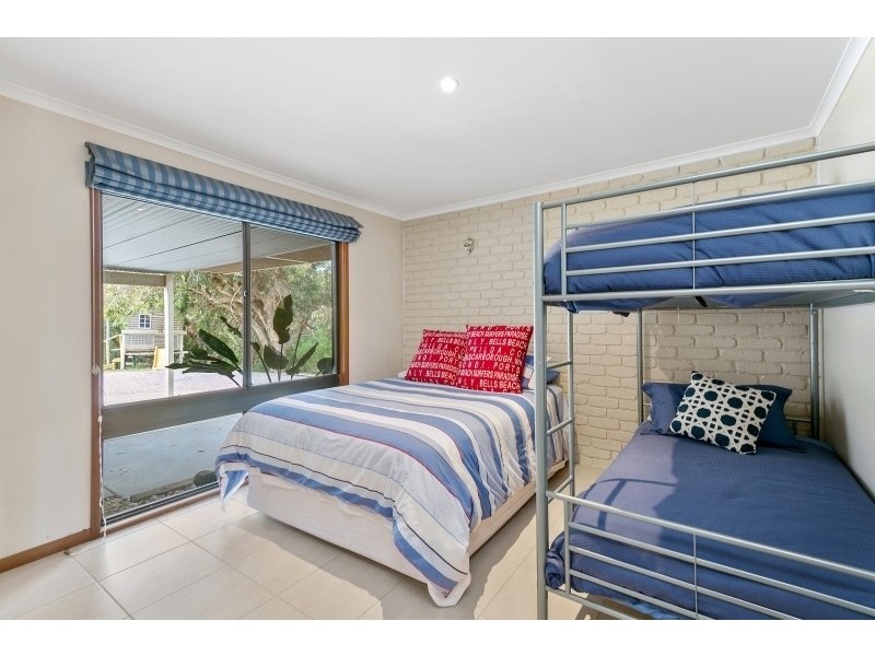 18 Ridge Road, Fairhaven VIC 3231