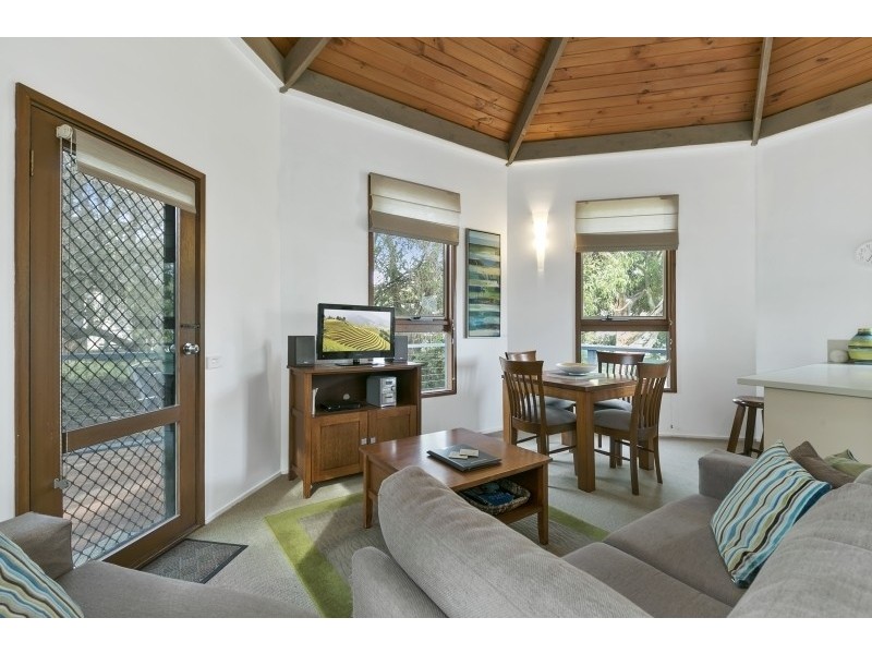 4/2-4 Barton Court, Aireys Inlet VIC 3231