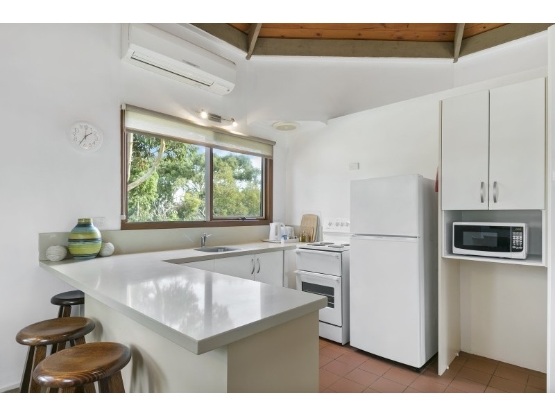 4/2-4 Barton Court, Aireys Inlet VIC 3231