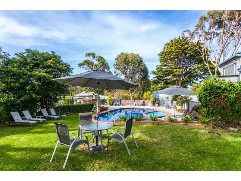 4/2-4 Barton Court, Aireys Inlet VIC 3231