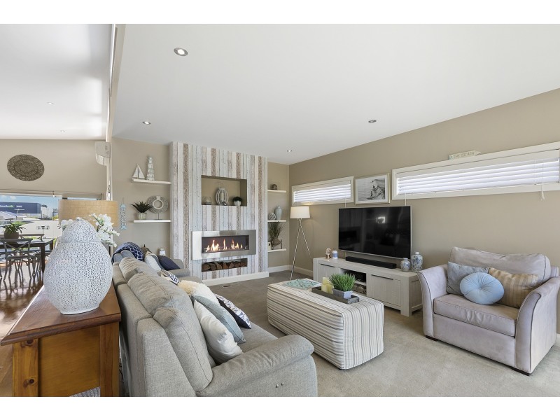 52 Shorebreak Street, Torquay VIC 3228