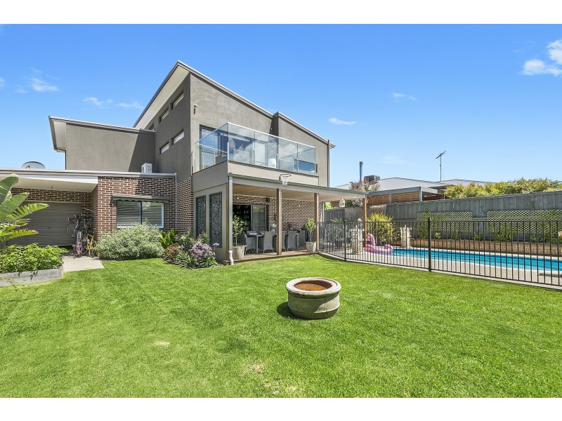 52 Shorebreak Street, Torquay VIC 3228