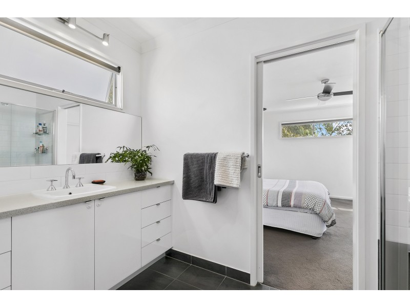1 Hallis Court, Torquay VIC 3228