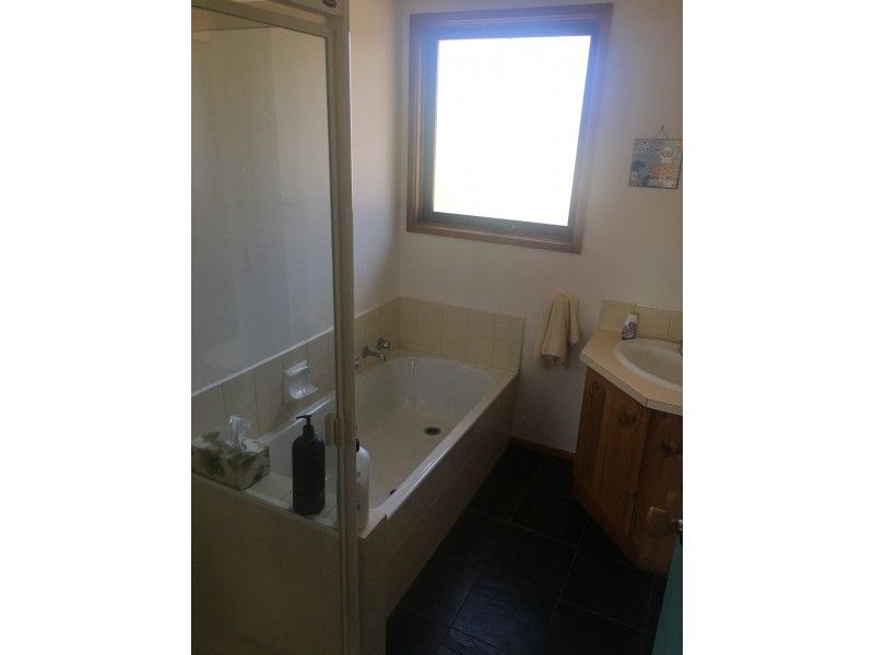 27 Robyn Road, Moggs Creek VIC 3231