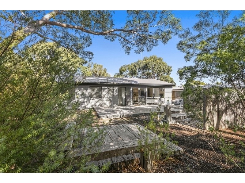 9 Kurrajong Avenue, Aireys Inlet VIC 3231