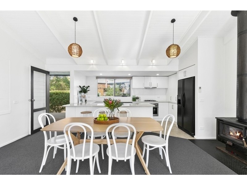 9 Kurrajong Avenue, Aireys Inlet VIC 3231
