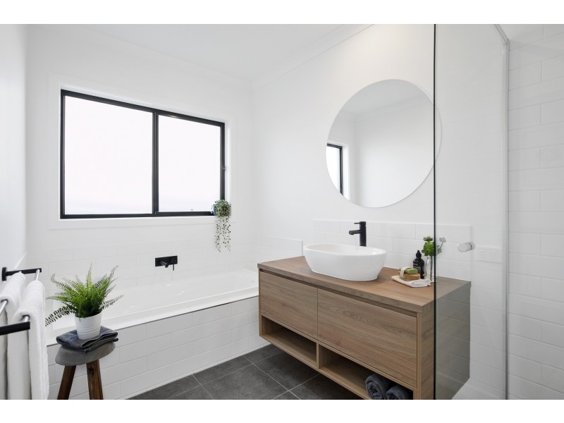 49 Grinders Avenue, Torquay VIC 3228