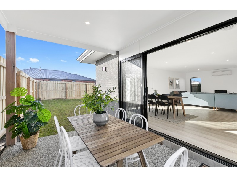 49 Grinders Avenue, Torquay VIC 3228