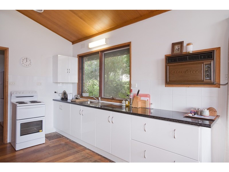 6 Bambra Road, Aireys Inlet VIC 3231