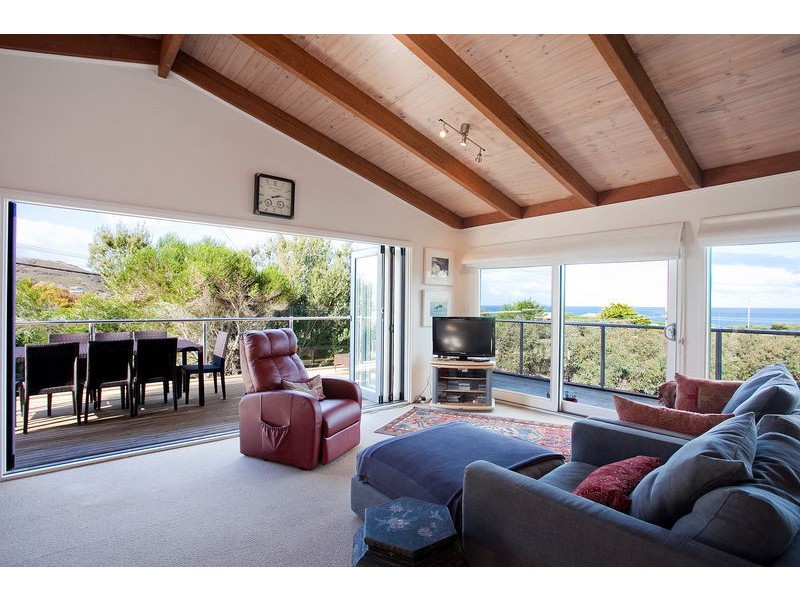15 Robyn Road, Moggs Creek VIC 3231