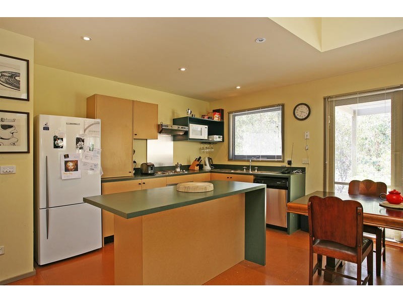 2/9 Hartley Street, Aireys Inlet VIC 3231