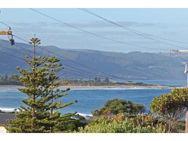 1/9 Great Ocean Road, Marengo VIC 3233