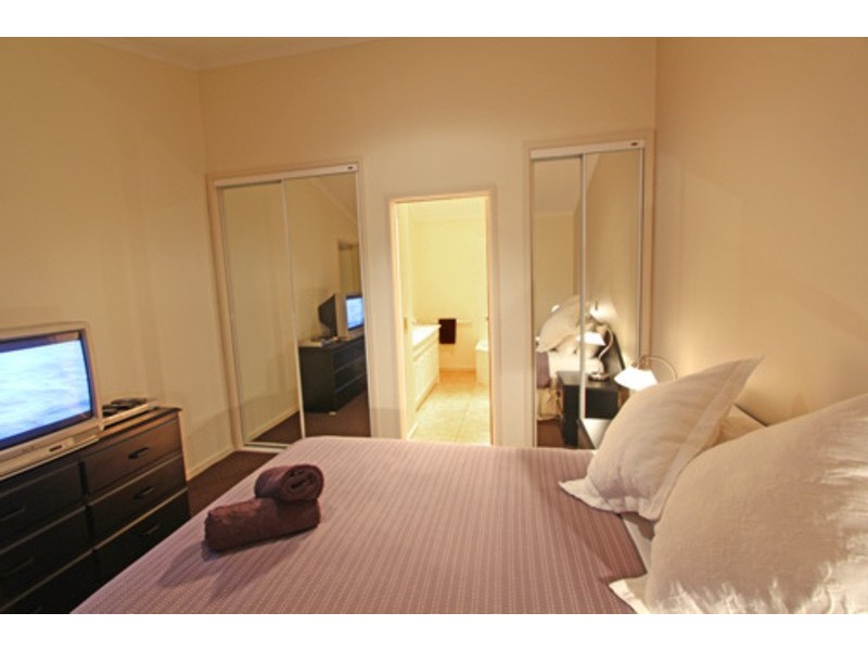 1/9 Great Ocean Road, Marengo VIC 3233